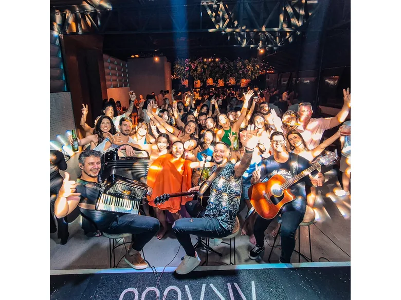 Banda e iluminação